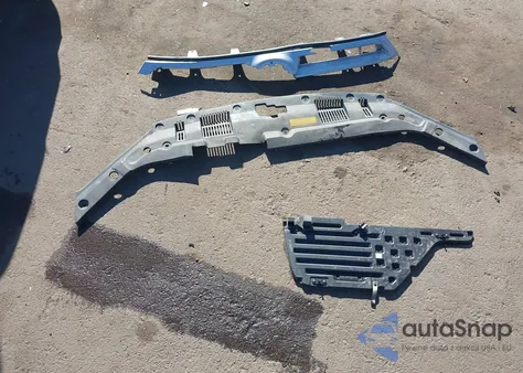 2012 Toyota Highlander Se V6 z USA, uszkodzony, nr VIN 5TDBK3EH2CS143245